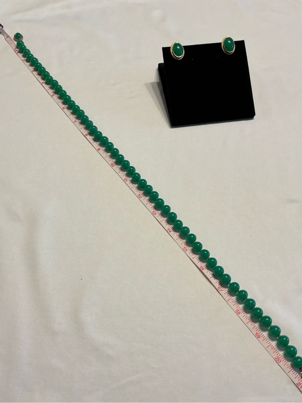 VINTAGE JAPAN Apple Green Japanese Peking Glass beads w/ matching CLIP earrings